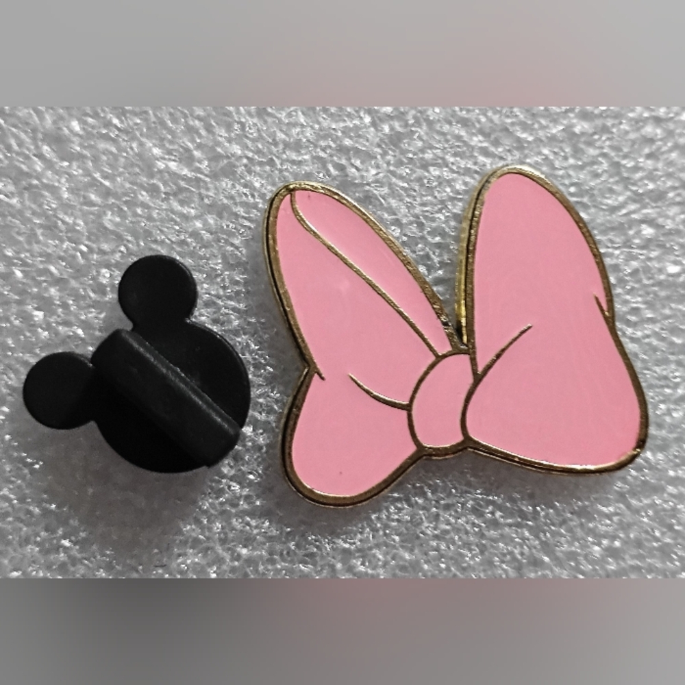 Disney Minnie Mouse Pink Bow Trading Pin